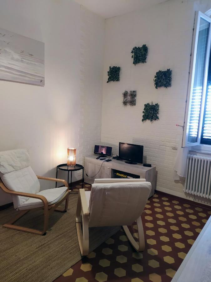 Апартаменты Silvia'S House Марина-ди-Пиза Экстерьер фото